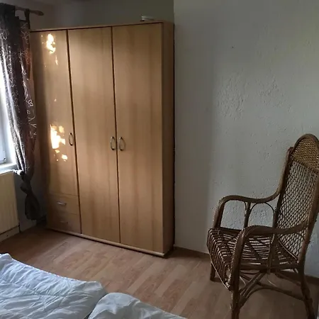 Grosse In Mit Terrasse Und Garten Apartment *